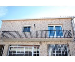 Ámplio y luminoso piso de 4 dormitorios con patio privado ¡Listo para entrar a vivir!