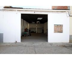 Nave industrial de 180 m aprox., totalmente diáfana .