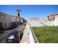 Solar en buena zona de Montijo