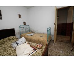 Vivienda céntrica para reformar en Montijo