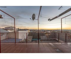 GRAN CASA A LA VENTA EN EL CENTRO DE ATARFE