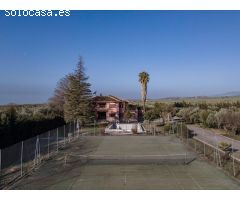 Villa en Venta en Atarfe, Granada