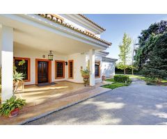 ¡Increíble oportunidad de adquirir una villa de lujo en Ambroz, Granada!