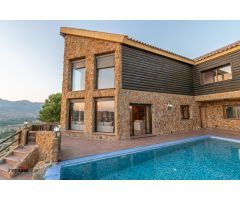 VILLA DE LUJO EN CASTRIL
