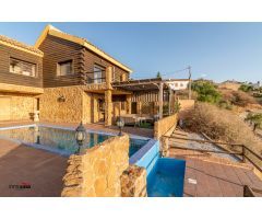 VILLA DE LUJO EN CASTRIL