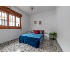 CASA PAREADA DE PLANTA BAJA EN LA ENTRADA DE ALBOLOTE
