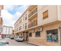 EDIFICIO EN HUETOR TAJAR, CON SUPERMERCADO, VIVIENDA Y MAS DE 600M2 DISPONIBLES PARA CONSTRUIR