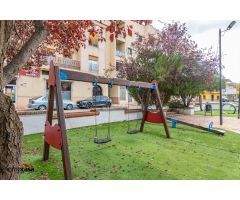 EDIFICIO EN HUETOR TAJAR, CON SUPERMERCADO, VIVIENDA Y MAS DE 600M2 DISPONIBLES PARA CONSTRUIR