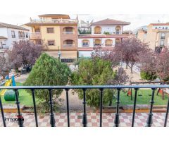 EDIFICIO EN HUETOR TAJAR, CON SUPERMERCADO, VIVIENDA Y MAS DE 600M2 DISPONIBLES PARA CONSTRUIR