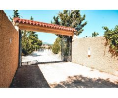 CHALET Y FINCA CON PISCINA Y Yeguada