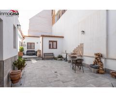 ¡Exclusivo adosado en La Zubia con apartamento independiente! ??????