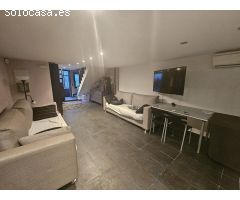 Loft con altillo-estudio en venta en Sants - Barcelona