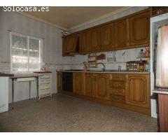 ¡Descubre tu comodidad y privacidad en esta espectacular casa con terreno en Moraleda de Zafayona!