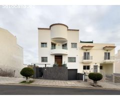 ¡Oportunidad Única! Chalet Adosado en Piedra Hincada, Guía de Isora, Tenerife