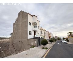 ¡Oportunidad Única! Chalet Adosado en Piedra Hincada, Guía de Isora, Tenerife