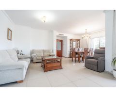 Exclusivo Chalet Esquinero en Monte Alcedo, Ribarroja!