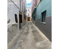 ¡Oportunidad única para construir tu hogar soñado en el corazón de Llíria!