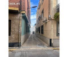 ¡Oportunidad única para construir tu hogar soñado en el corazón de Llíria!