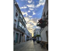 PISO EN VENTA CON GARAJE EN EL CENTRO DE CHICLANA