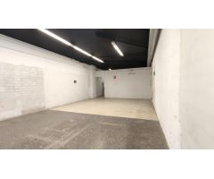 Local Comercial en Alquiler en la Calle Monturiol de Rubí