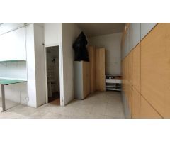 Local Comercial en Alquiler en la Calle Monturiol de Rubí