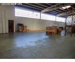 REF 4866 NAVE SEMIDIAFANA 700 m2 CON 4 OFICINAS Y BAÑOS