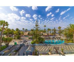 APARTAMENTO DE 3 DORMITORIOS CON VISTAS AL PUERTO Y AL MAR EN TORREVIEJA, ZONA CENTRO