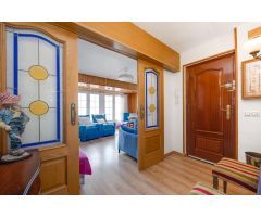 APARTAMENTO DE 3 DORMITORIOS CON VISTAS AL PUERTO Y AL MAR EN TORREVIEJA, ZONA CENTRO