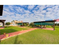BUNGALOW DE 2 DORMITORIOS CON PISCINA COMUNITARIA Y ZONAS DEPORTIVAS EN TORREVIEJA