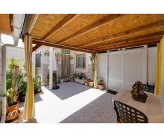 BUNGALOW DE 2 DORMITORIOS CON PISCINA COMUNITARIA Y ZONAS DEPORTIVAS EN TORREVIEJA
