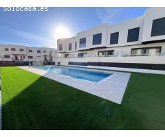 Chalet en complejo residencial en Almerimar.