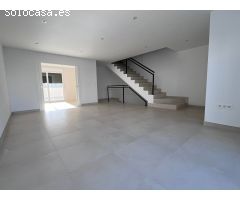 Chalet en complejo residencial en Almerimar.
