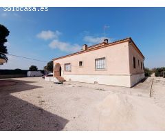 Chalet en Elche pedanias zona Derramador con amplio terreno y casa de invitados