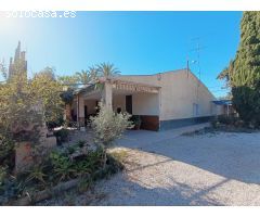 Encantadora Casa Rústica en Algoda, Elche: Un Refugio de Naturaleza y Confort