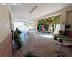 Encantadora Casa Rústica en Algoda, Elche: Un Refugio de Naturaleza y Confort
