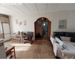 Encantadora Casa Rústica en Hondon de los Frailes con Amplio Terreno