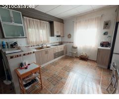 Encantadora Casa Rústica en Hondon de los Frailes con Amplio Terreno
