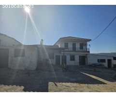 Encantador Cortijo Rústico en Ronda con Amplia Parcela