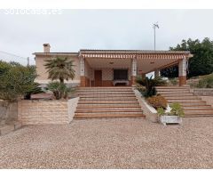 Impresionante Chalet en Elche: Espacio, Comodidad y Naturaleza