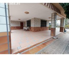 Impresionante Chalet en Elche: Espacio, Comodidad y Naturaleza
