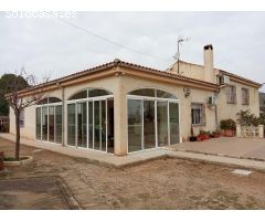 Exclusivo Chalet en Hondon de las Nieves - Espacio y Comodidad