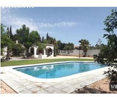 Impresionante Chalet en Valverde, Elche: Espacios Amplios y Comodidades Exclusivas