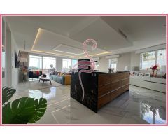 Bajo con terraza y vistas al Mar en Portal Nous