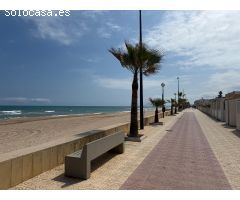 Exclusivo bajo dúplex en la Playa de Miramar – Terraza de 50 m², parking privado y a solo 120 metros