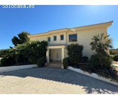 Amplia y acogedora casa en el pintoresco barrio de Altea.