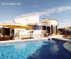 Esta es una villa especial en esta zona de Orihuela Costa.