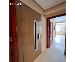 Dúplex de lujo en pleno centro con ascensor privado y vistas al mar