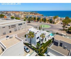 nueva villa con vistas al mar en Campoamor
