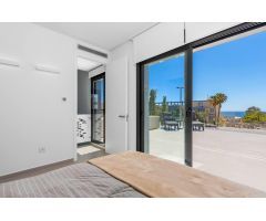 nueva villa con vistas al mar en Campoamor