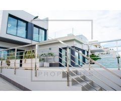 Villa en Venta en San Miguel de Salinas, Alicante